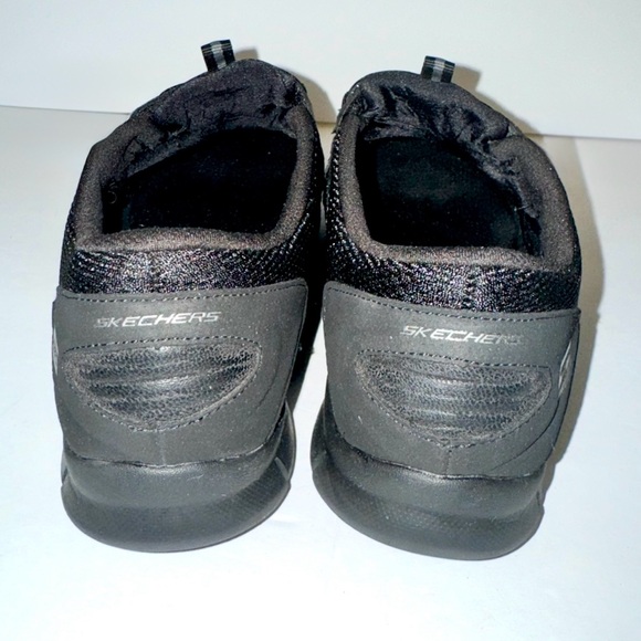 Skechers Wide Fit “Gratis Strolling” Slip On Athletic Walking Sneakers, Sz 8.5 - Picture 10 of 13